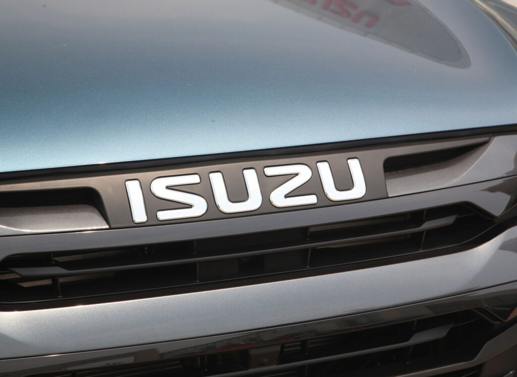 Новый пикап Isuzu D-MAX 2023: экономичный дизель в паре с «автоматом» и расширенный пакет электронных помощников уровня L2