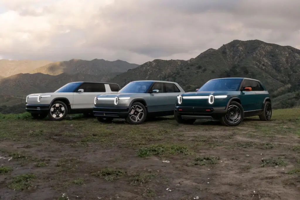 Последний шанс американского бренда на выживание: новые кроссоверы RIVIAN R2, R3 и R3X