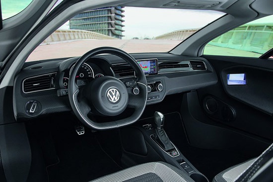 Гибрид Volkswagen XL1 потребляет 0,9 литра топлива на 100 километров