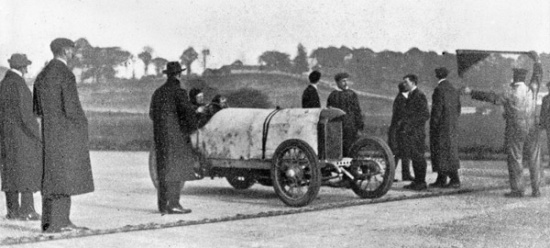 Первые испытания автомобиля Lightning Benz (Blitzen Benz), 1909 год.
