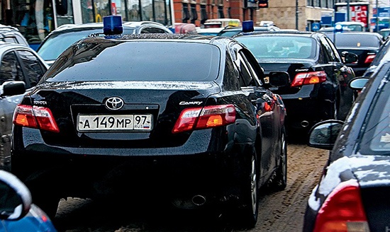 Чиновникам запретили покупать автомобили дороже 2,5 млн рублей