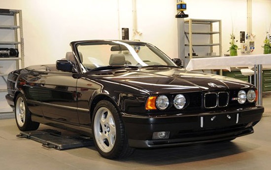 BMW M5 (E34) в кузове кабриолет - несбывшаяся мечта миллионов автолюбителей.