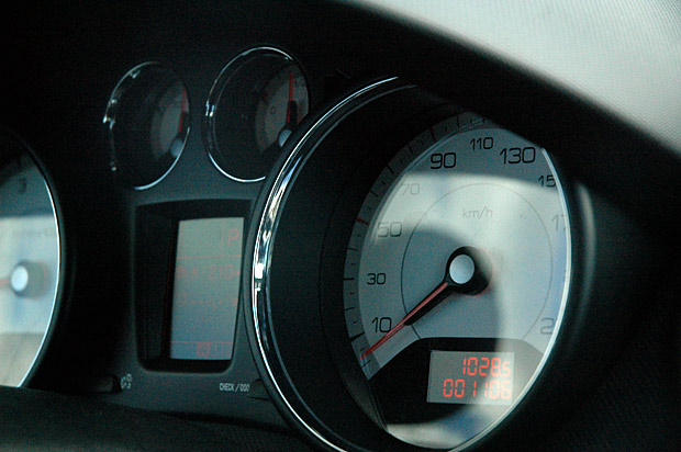 Обзор Peugeot 308 2008 года: «Гольф» по-французски