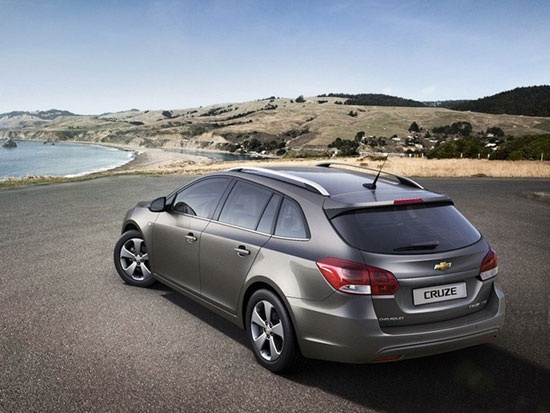 Chevrolet объявил российские цены на Cruze универсал - от 665 000 рублей