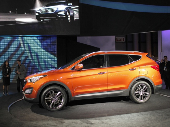 Hyundai показал новый Santa Fe и его удлиненную версию