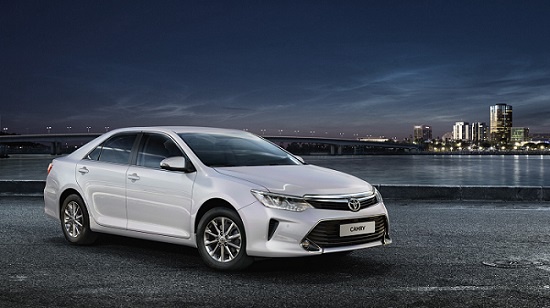 Новая Toyota Camry с выгодой от 100 000 рублей!