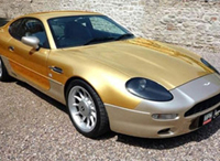 Золотой Aston Martin уйдет с молотка