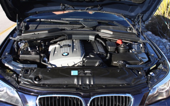 Обзор BMW 5 серии в кузове E60