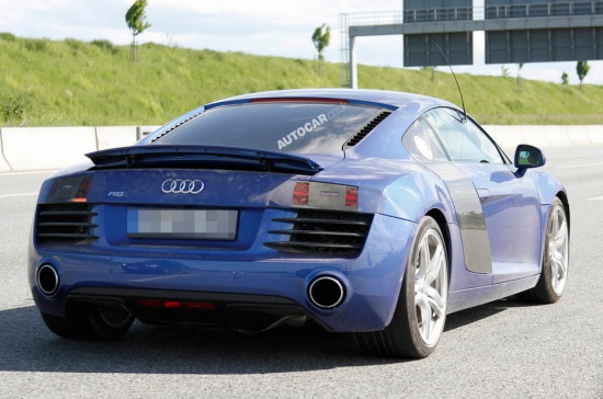 Рестайлинговая Audi R8 попалась фотошпионам
