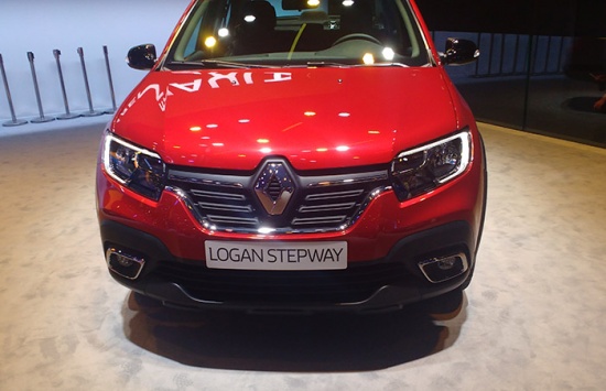 Renault Logan Stepway Красный