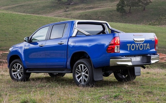 Toyota Hilux оценили в полтора миллиона рублей