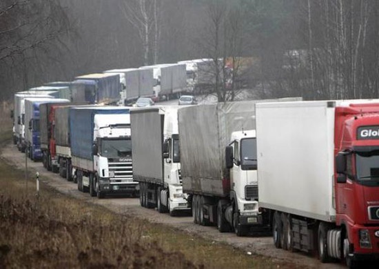 Транзитные грузовики заставят объезжать Москву