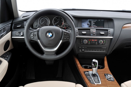 Интерьер нового BMW X3 — плод длительной эволюции дизайнерской мысли.