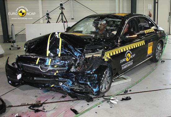 Европейцы разбили новый Mercedes-Benz C-Class