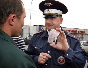За первое полугодие свыше 12 тысяч водителей лишились прав в Петербурге