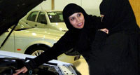 Женщины Саудовской Аравии смогут управлять автомобилем