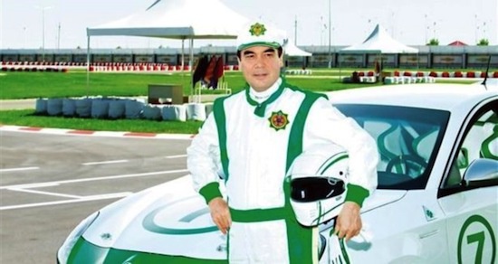 Президент Туркменистана победил в заезде из двух машин