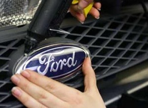 Рабочие Ford в России требуют повышения зарплаты на 25%