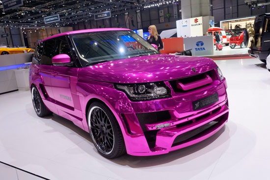 Ателье Hamann представило в Женеве кислотно-розовый барбимобиль