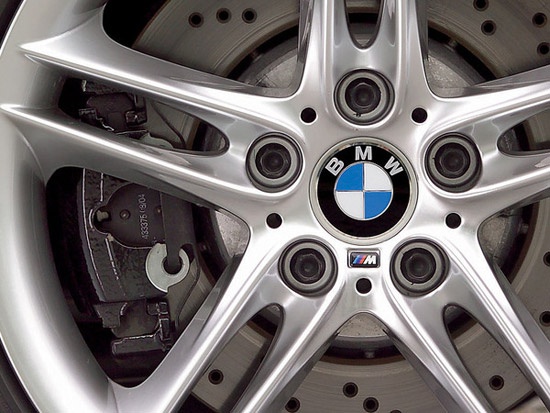 BMW отзывает 200 тысяч машин из-за тормозов