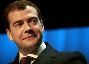 Медведев подписал закон о штрафах за нарушение ПДД