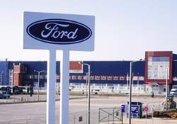 Рабочие покидают Ford