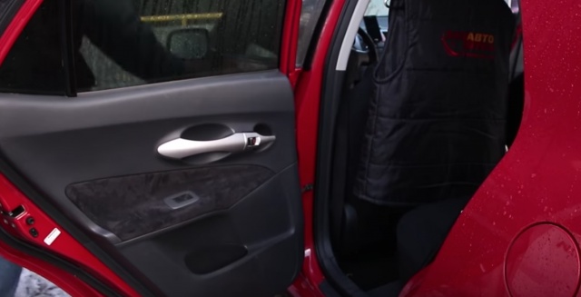 Автолайфхаки: Как избежать примерзания дверей в авто. Фиксация пакетов в салоне.