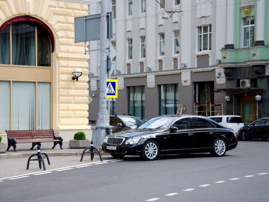 Парковка на дорогах Петербурга станет платной с 2013 года