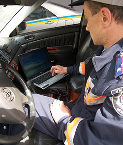 Автомобили дорожной милиции оборудуются ноутбуками и Интернетом 