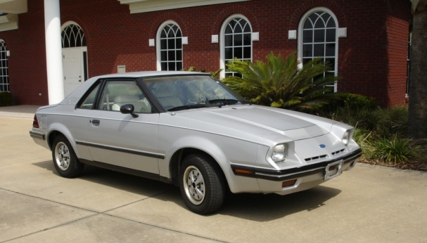 Ford EXP - модель 1982 года