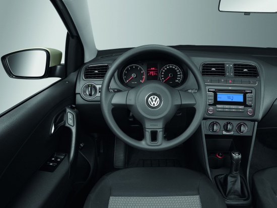 VW Polo Sedan получил кондиционер