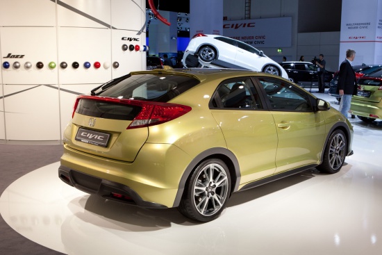 Honda назвала российские цены на новый Civic 5D