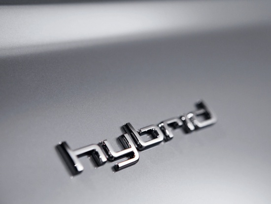 Audi назвали российские цены на гибридный A6