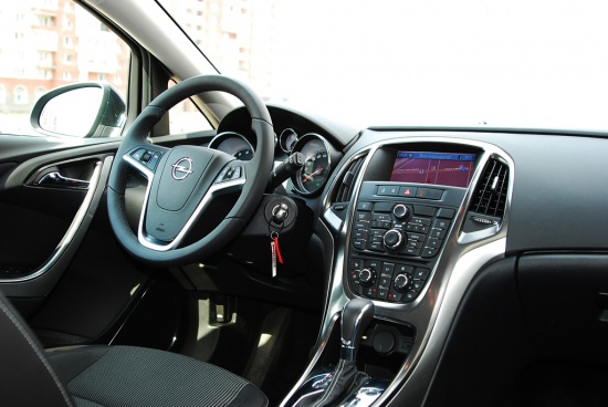 Обзор Opel Astra 2010