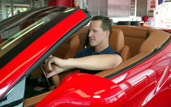 Шумахера пригласили протестировать новую модель Ferrari