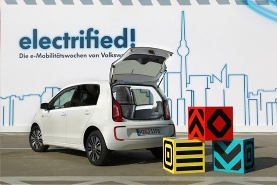 Марка Volkswagen Коммерческие автомобили объявляет о старте продаж электромобиля e-load up