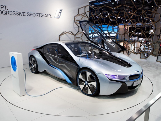 BMW начнет в России продажи электромобилей "i"