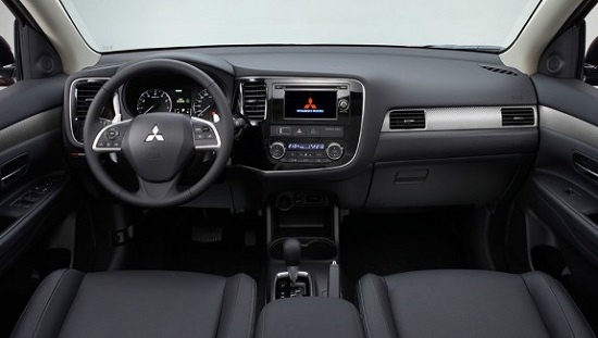 Обновленный Mitsubishi Outlander будет стоит от 999 000 рублей