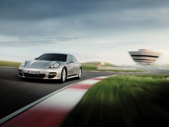 Самый дорогой хэтчбек в мире - Porsche Panamera