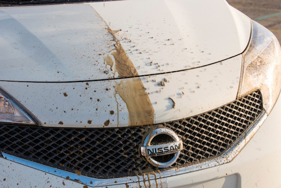 Nissan изобрел самоочищающееся покрытие кузова