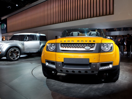 Land Rover показал во Франкфурте два новых "Дефендера"