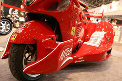 Ferrari: спереди – мото, сзади - авто