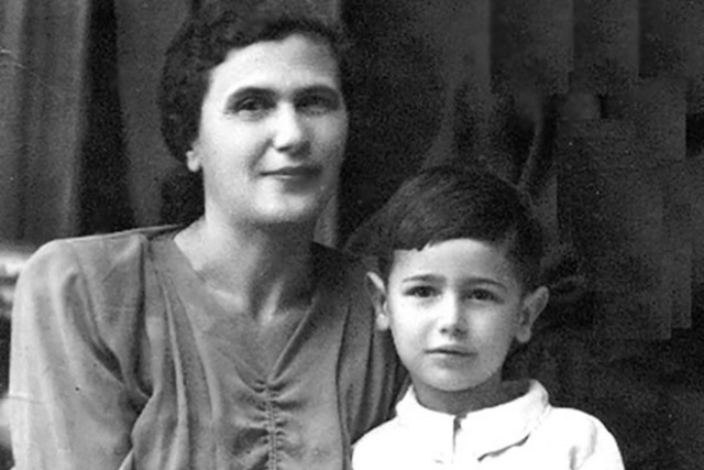 Женя Петросян с мамой