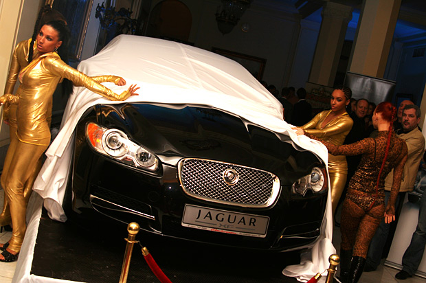 Новый Jaguar XF - официально с нами