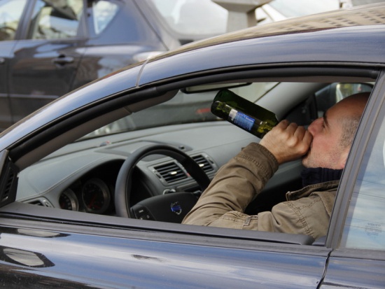 Половина россиян садились за руль пьяными или с похмелья