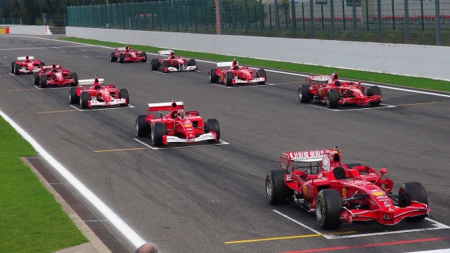 Формула 1 - гонка на болидах с открытыми колесами