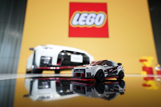 Суперкар Nissan GT-R NISMO воплотили в LEGO