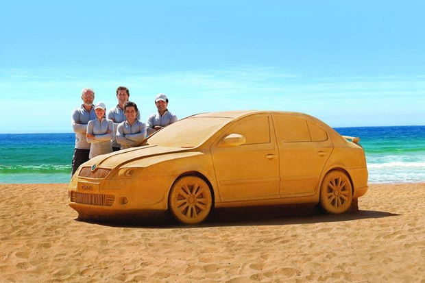 Выполненная из песка модель Octavia RS