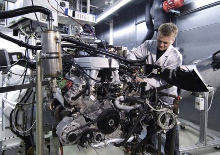 Новейшее устройство для испытания двигателей от Audi
