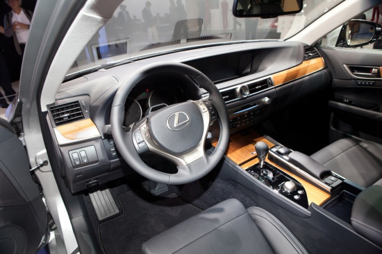 Lexus показал во Франкфурте новый GS 450h